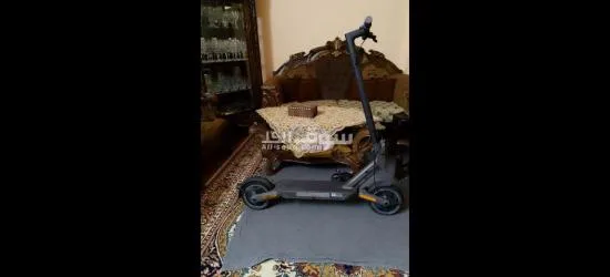 سكوتر شامي 4الترا فيها خدوش بسيطة والضوء الخلفي معطل